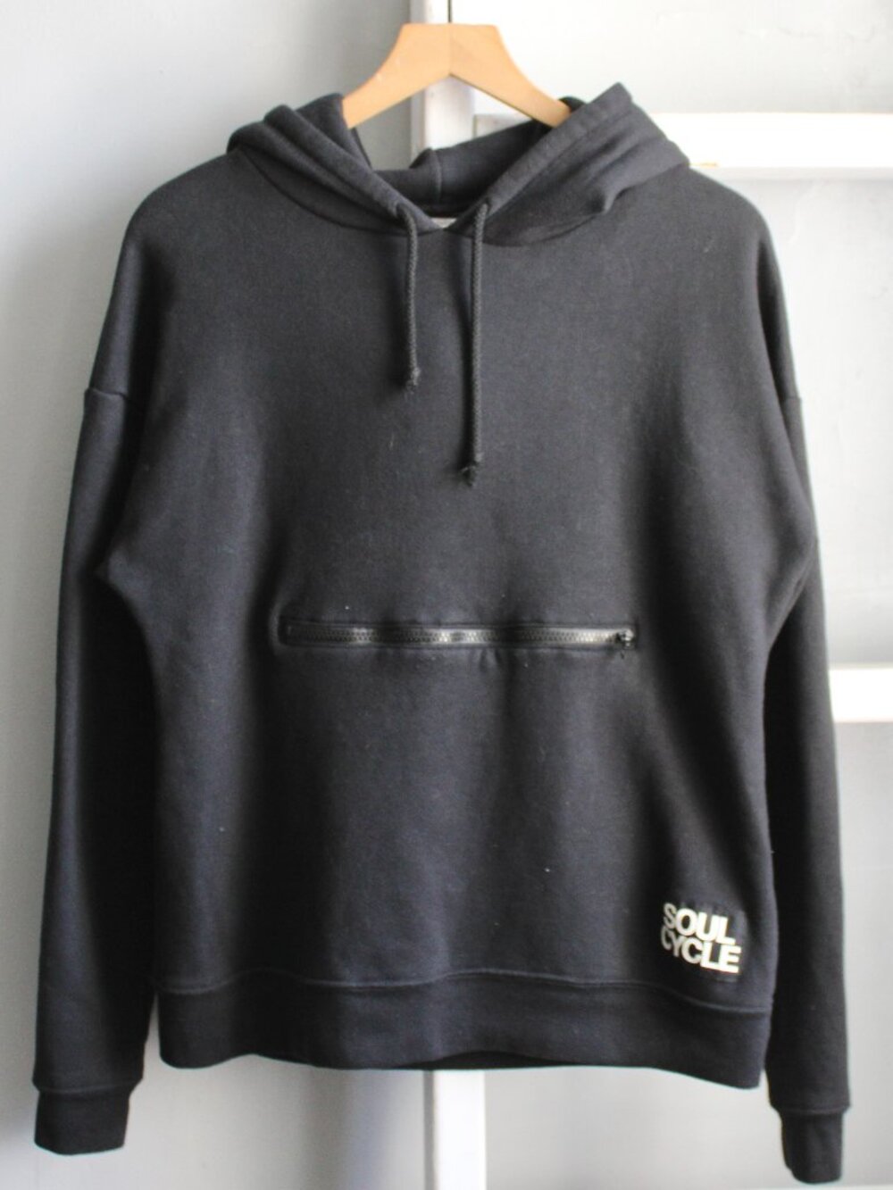 SOUL CYCLE Front Zipper Pocket Pullover Graphic Hoodie Sweatshirt Size Large - Picture 1 of 4